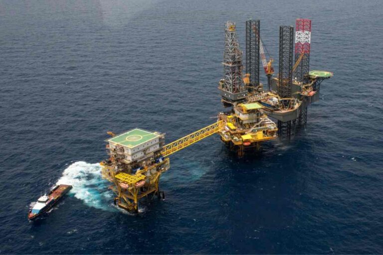 Crisis en Abkatún exige respuesta inmediata ante vertido en el Golfo