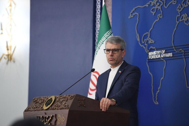 Irán desafía el orden nuclear global al formalizar su salida del TNP