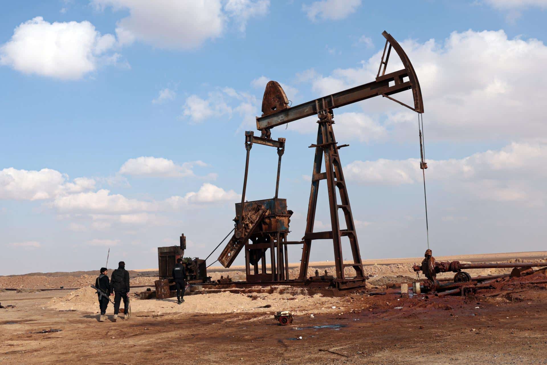 El petróleo Brent escala a 93 dólares y pone en jaque la economía global