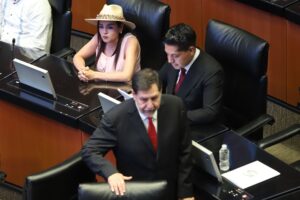 crisis politica grecia quiroz senado mexico