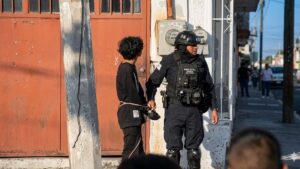 Michoacán judicializa a menores por delitos de alto impacto y frena impunidad 1 crisis seguridad escolar michoacan ar15