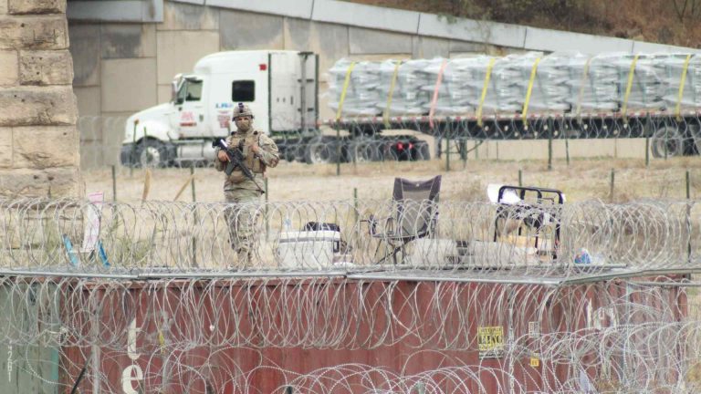 Acciones bilaterales contra el narcoterrorismo: la estrategia de desarme en la frontera