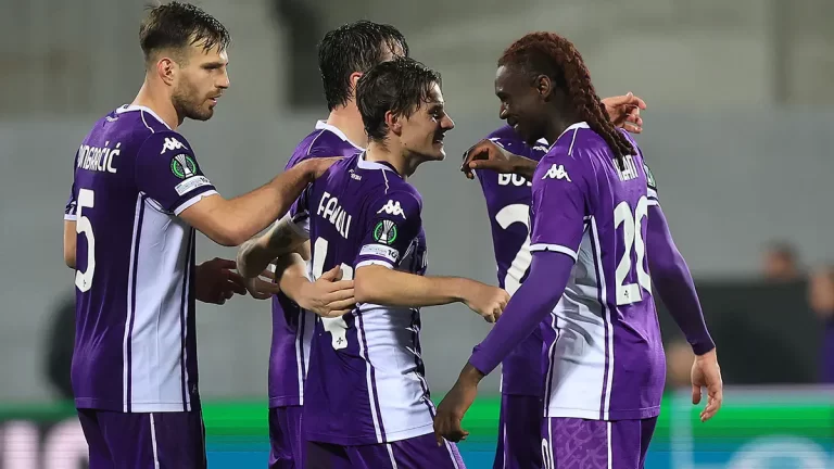 Fiorentina y Parma definen su destino en un duelo crucial por la Serie A