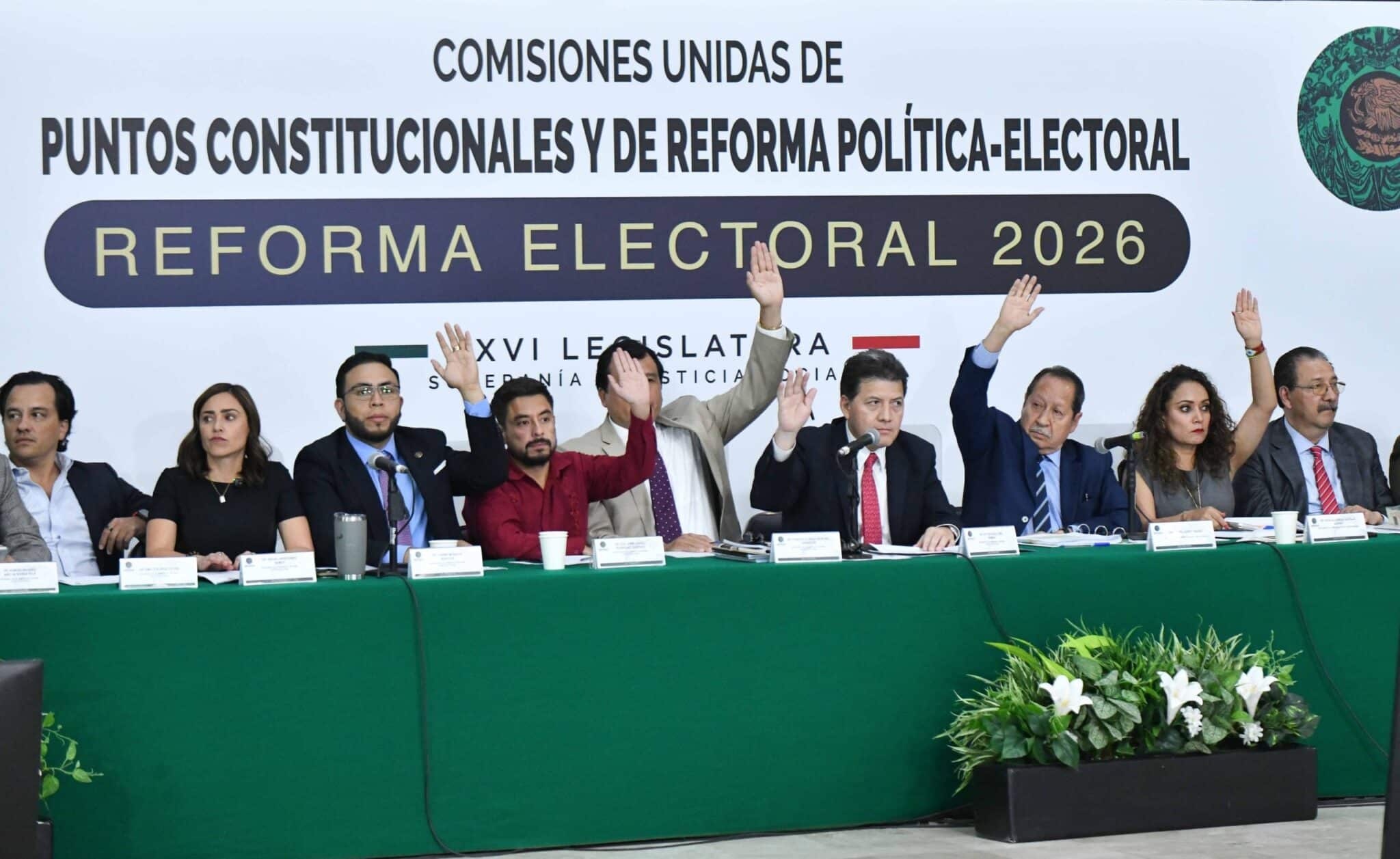 Reforma electoral en México vive horas críticas por división oficialista
