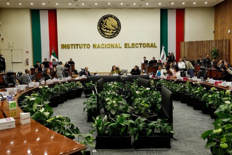 El blindaje financiero de los partidos: El INE reduce el rigor de las sanciones