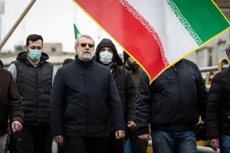 Larijani: Decapitación estratégica y promesa de represalia en Irán