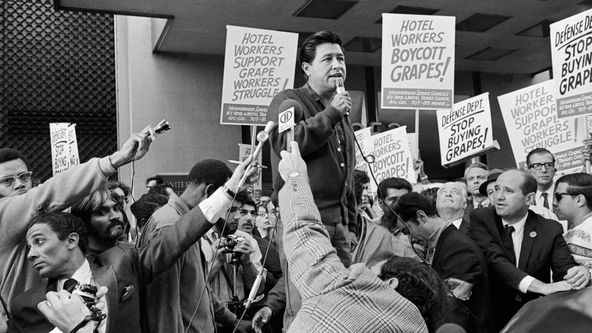 El colapso del mito: Investigaciones revelan patrón de abuso sistemático de César Chávez