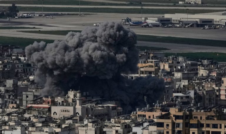 Israel intensifica bombardeos en Beirut y consolida avance terrestre en el sur de Líbano