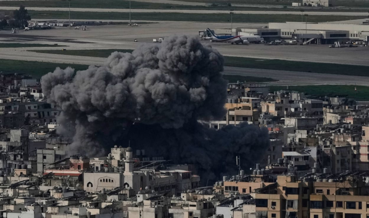 Israel intensifica bombardeos en Beirut y consolida avance terrestre en el sur de Líbano