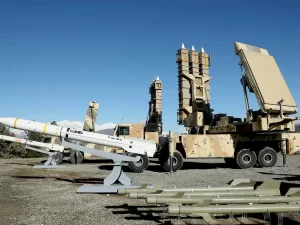 Ofensiva total en el Golfo: Irán traslada el conflicto al sector financiero y aeronáutico 1 ofensiva militar iran seguridad global 2026