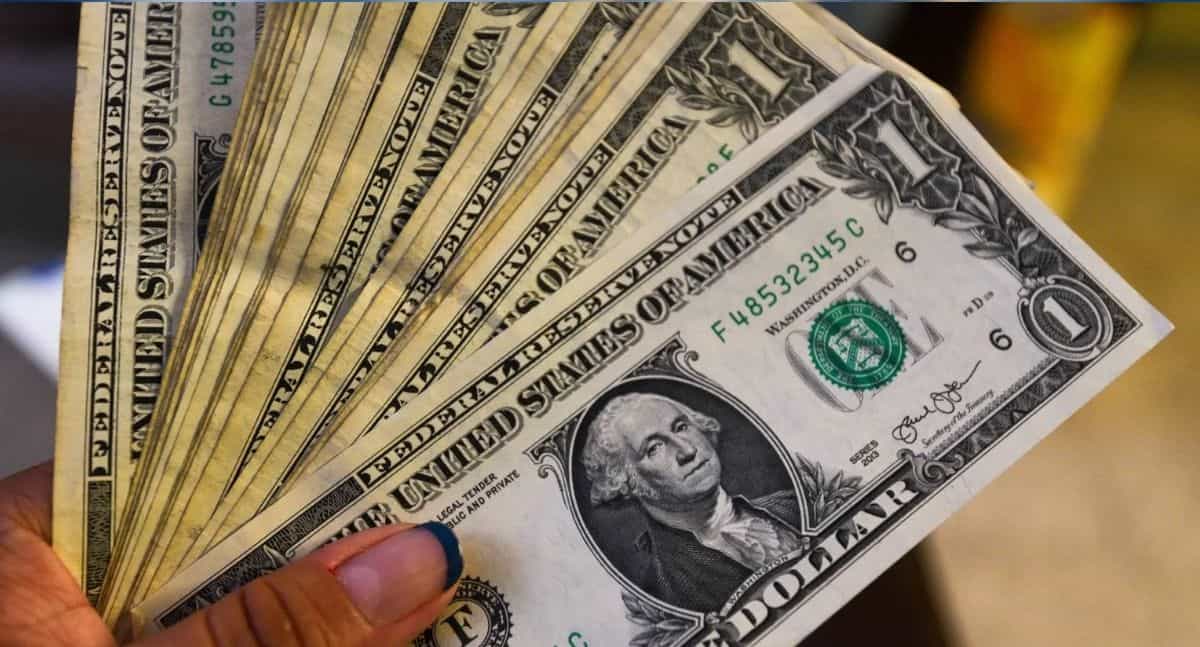 Peso mexicano rompe resistencia de 17.80 tras recorte sorpresa de Banxico