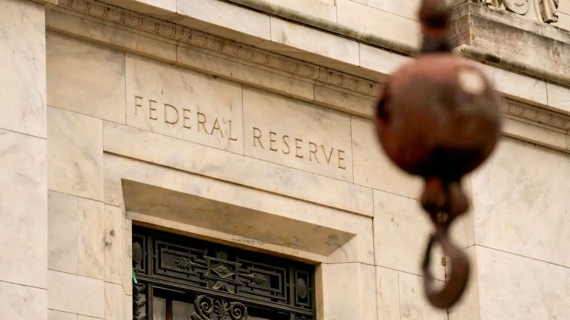 Reserva Federal: Pausa estratégica ante el "shock" en Medio Oriente