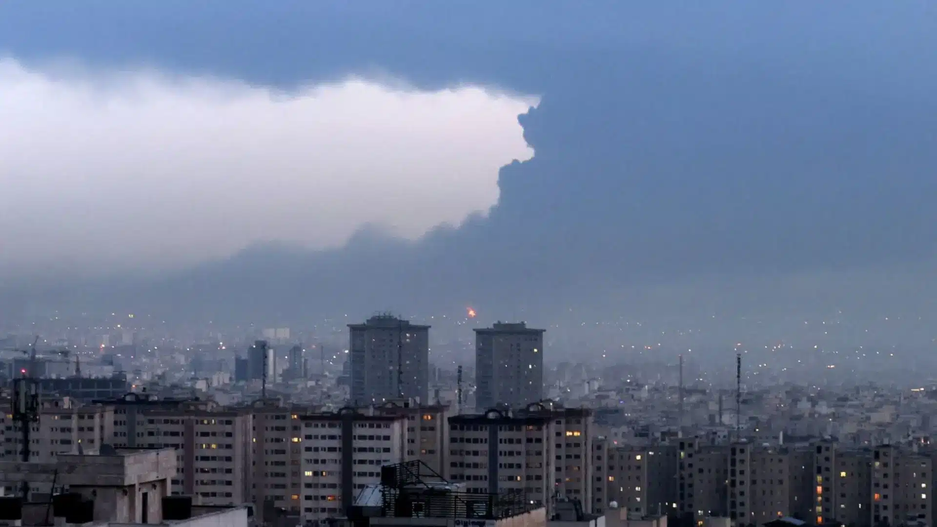 Teherán bajo la sombra: el "domingo negro" que oscureció la capital iraní