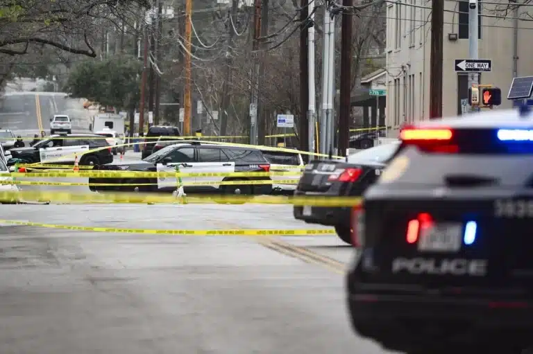 Tiroteo en Austin: La amenaza radicalizada expone la vulnerabilidad de espacios abiertos