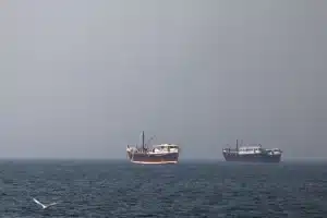Shock de suministro: La parálisis petrolera en el Golfo y el desafío de los 119 dólares 2 trump petroleo golfo persico volatilidad