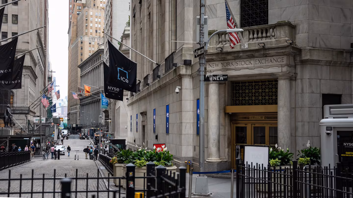 Wall Street desafía el caos: ¿Por qué los mercados ignoran la guerra y el petróleo disparado?