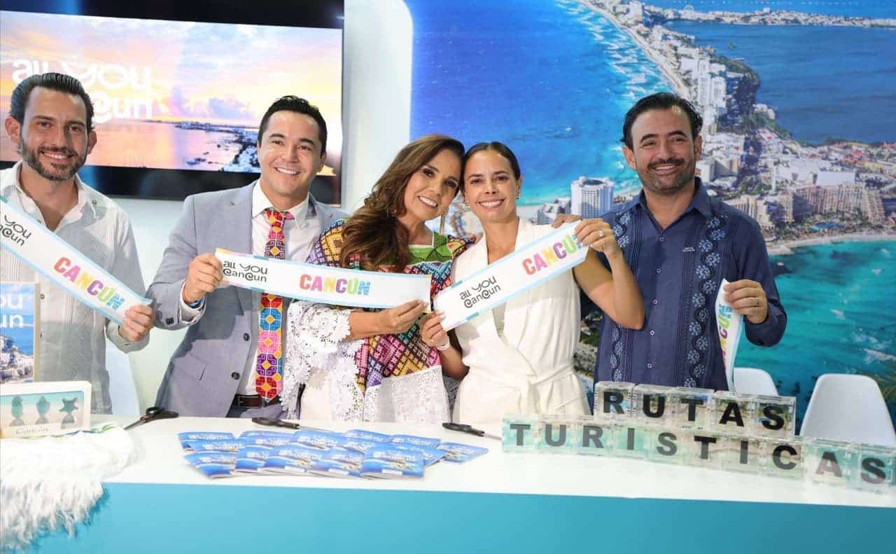 Ana Paty Peralta durante el corte de listón del pabellón de Cancún en la 50 edición del Tianguis Turístico en Acapulco.