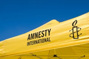 Amnistía Internacional condena el surgimiento de un orden mundial "depredador" liderado por EU, Rusia e Israel