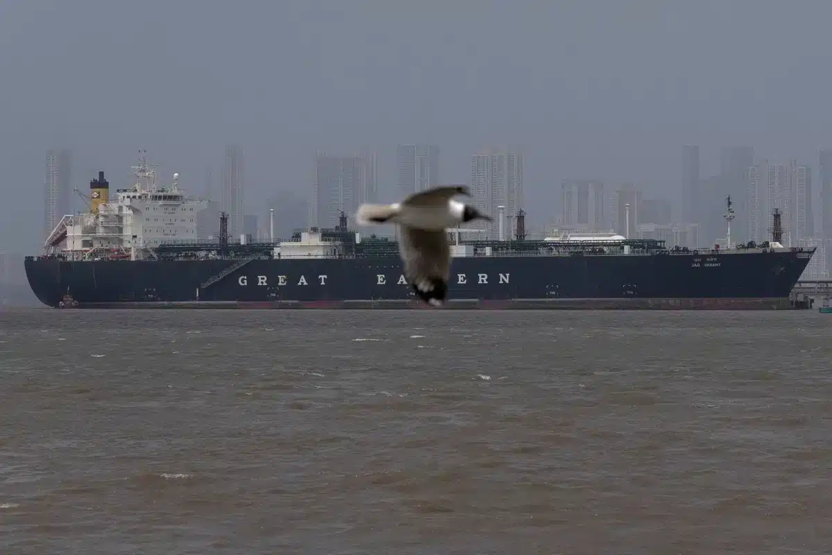 Irán restablece el tránsito petrolero iraquí en el Estrecho de Ormuz