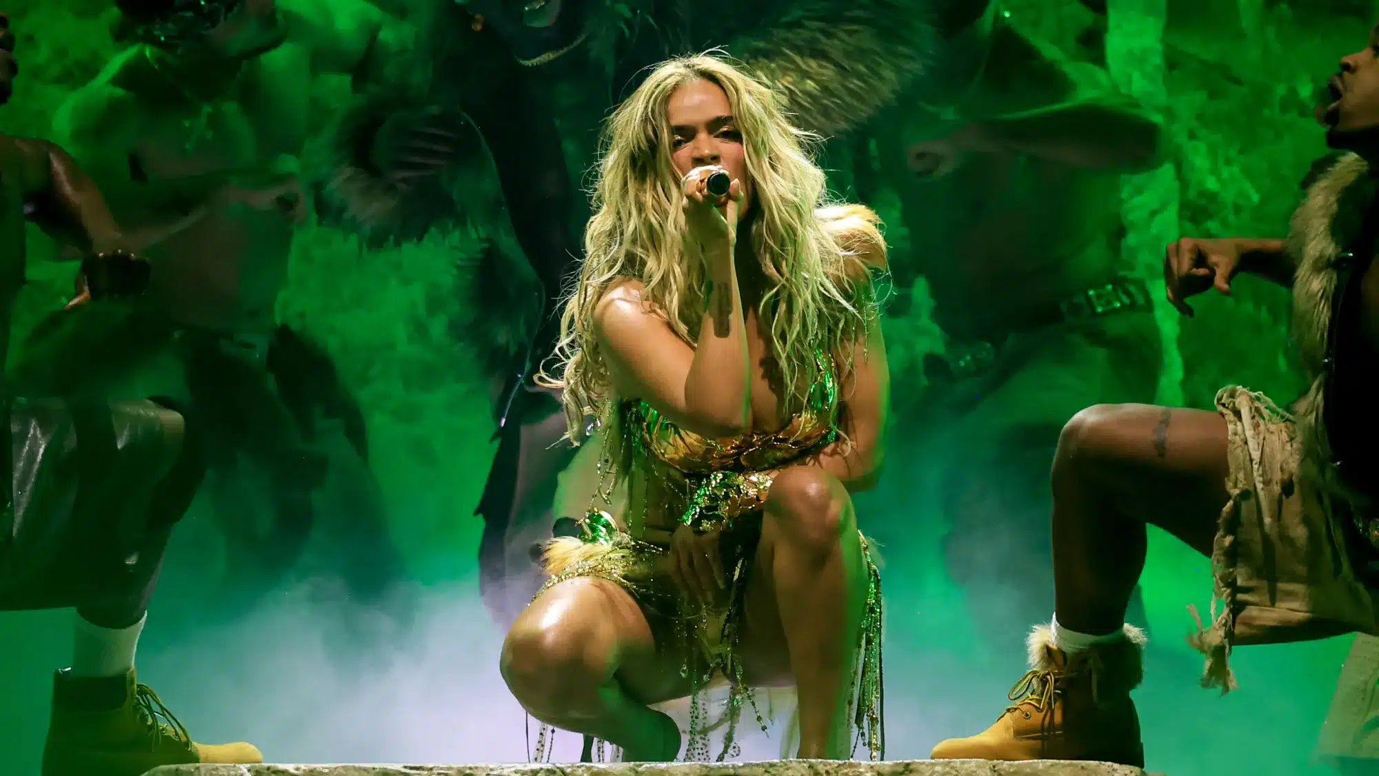 Karol G fue un éxito en Coachella pero los artistas extranjeros temen hacer tour en EE. UU.