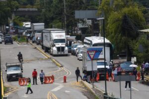 Alerta vial en accesos a CDMX: accidentes y bloqueos saturan tramos estratégicos