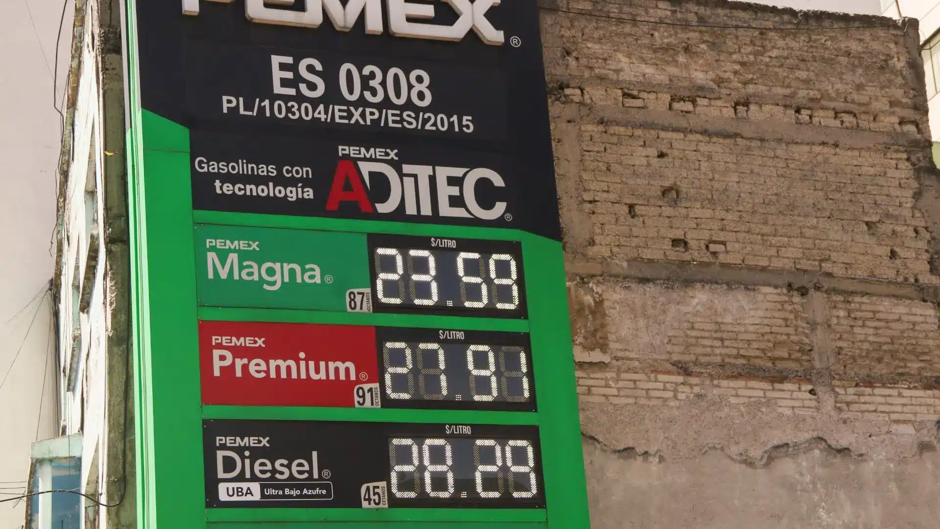 Blindaje fiscal estabiliza los precios de la gasolina y el diésel en México