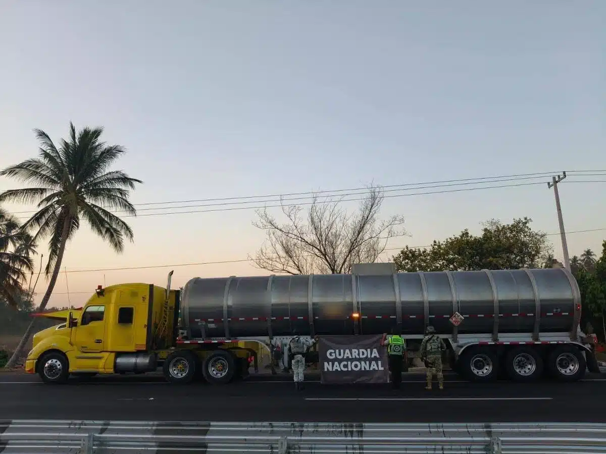 Frenan tráfico de 45,000 litros de gasolina ilícita en el corredor Colima-Jalisco