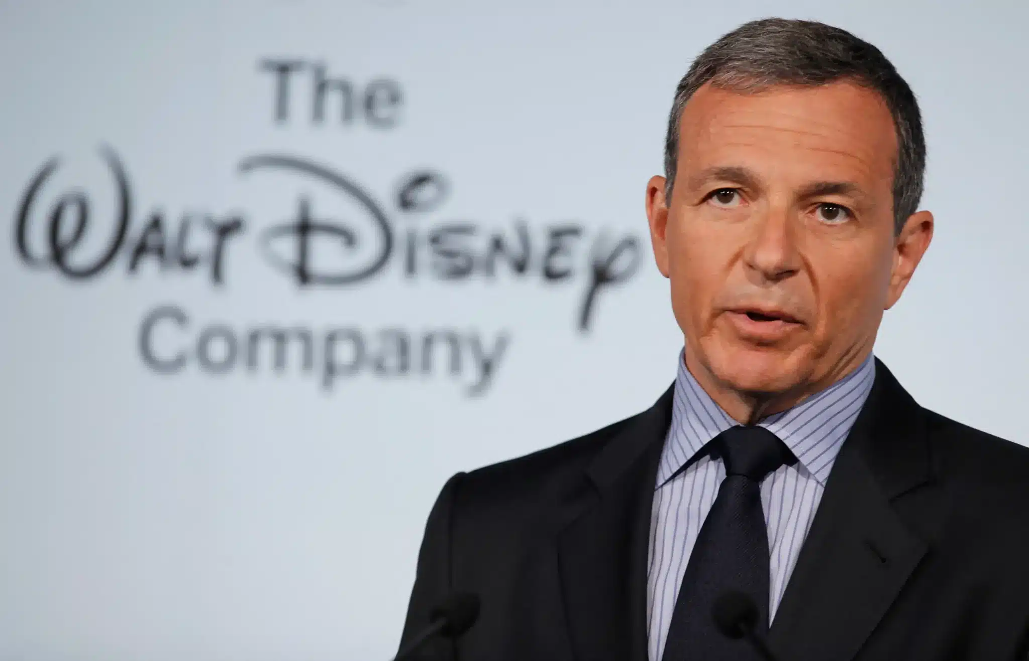 Disney ejecuta reajuste laboral masivo bajo la nueva dirección de Josh D’Amaro