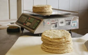 Estabilización del precio de la tortilla protege la economía familiar mexicana