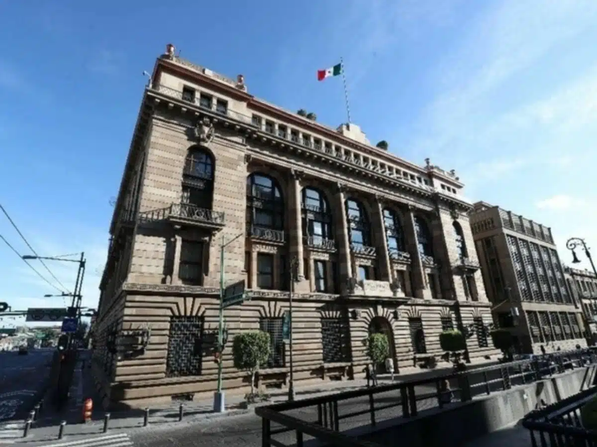 Financiamiento bancario en México escala a 1.88 billones de pesos