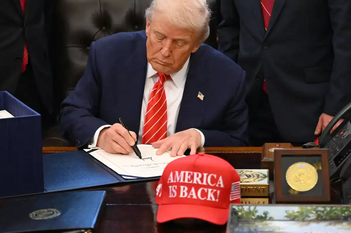 Trump escala tensión global con ofensiva militar desde Irán hacia Cuba
