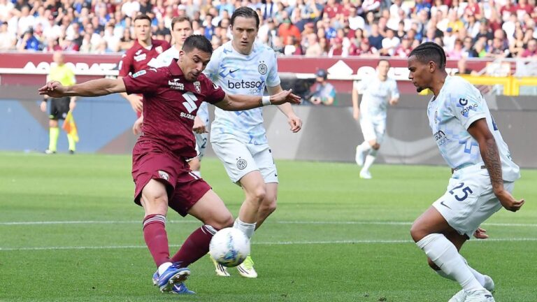 Giovanni Simeone lidera la épica remontada del Torino frente al Inter