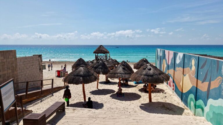Blindaje de playas en Cancún garantiza acceso público y gratuito