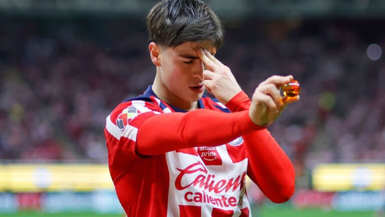 Sequía goleadora de Armando González: ¿está en riesgo su lugar con Javier Aguirre?
