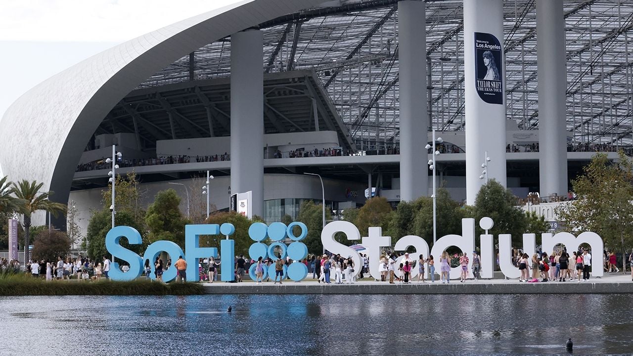 Trabajadores del SoFi Stadium amenazan con huelga para blindar el Mundial 2026