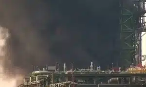 Control total en Dos Bocas tras ignición de coque por altas temperaturas