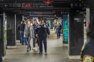 Incidente crítico en Grand Central: Uso de fuerza letal ante ataque con machete