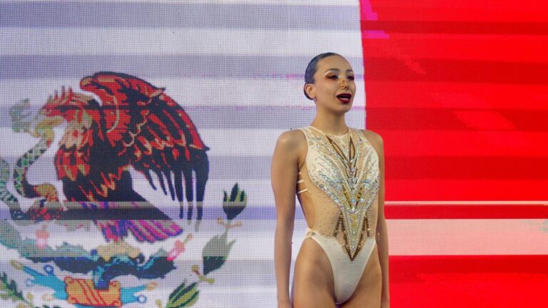 Itzamary González consolida la hegemonía de la natación artística mexicana en Santiago