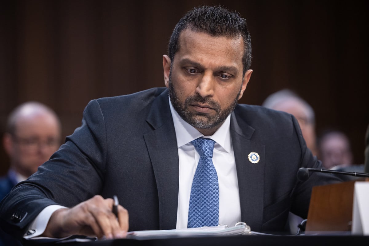 Kash Patel: Conflicto legal en la cúpula del FBI director demanda a The Atlantic por 250 MMD