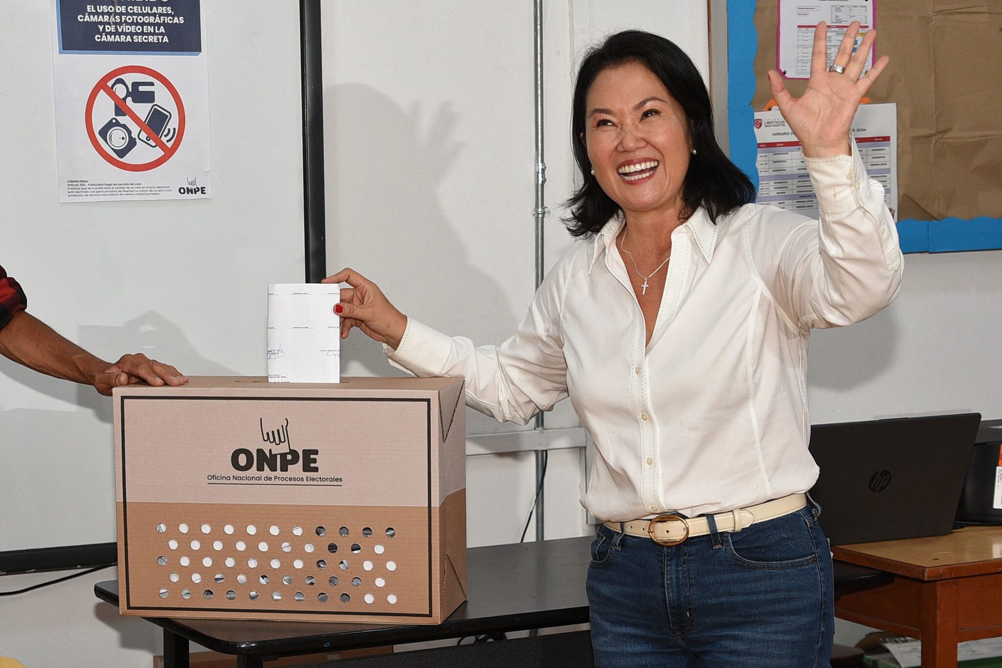 Keiko Fujimori lidera el escrutinio en Perú ante una crisis logística electoral