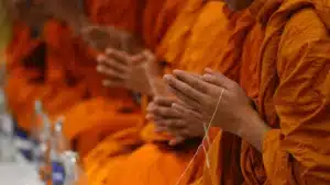Seguridad universitaria bajo amenaza tras hallazgo de precursores en Wells Hall 1 monjes arrestados cannabis sri lanka aeropuerto