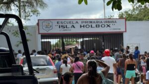 Escuela primaria Isla Holbox en supermanzana 247 de Cancún donde falleció alumno de 9 años