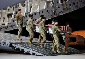 Hegseth ejecuta purga militar masiva para activar la ofensiva contra Irán