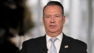 Reestructuración en el ICE: El retiro de Todd Lyons y el futuro del control migratorio