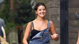 Suri Cruise cumple 20 años: la evolución de una heredera del estilo hacia la madurez