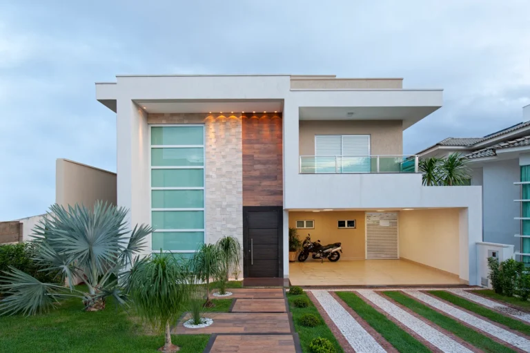 Desarrollo inmobiliario residencial y turístico en Playa del Carmen con desaceleración de ventas