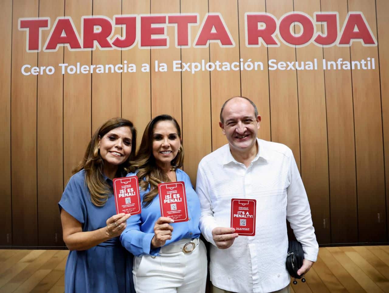 Presentación de la estrategia Tarjeta Roja en el Planetario Ka'Yok' de Cancún para prevenir la explotación infantil.