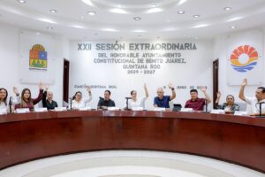 Sesión de Cabildo de Cancún con Ana Paty Peralta aprobando reforma electoral del Artículo 49