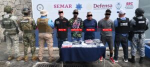 Operativo de la FGE Quintana Roo contra narcomenudeo en Boulevard Puerto Cancún