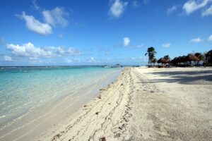 Home 9 Alicia Bárcena dialoga con pobladores de Mahahual tras cancelación de Perfect Day de Royal Caribbean